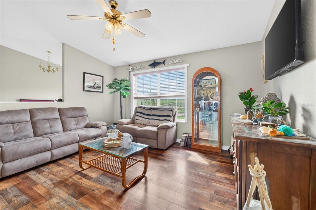 For Sale: $625,000 (4 beds, 3 baths, 1776 Square Feet)