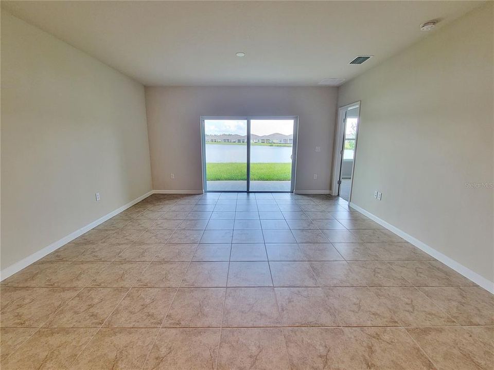 For Rent: $2,000 (3 beds, 2 baths, 1516 Square Feet)