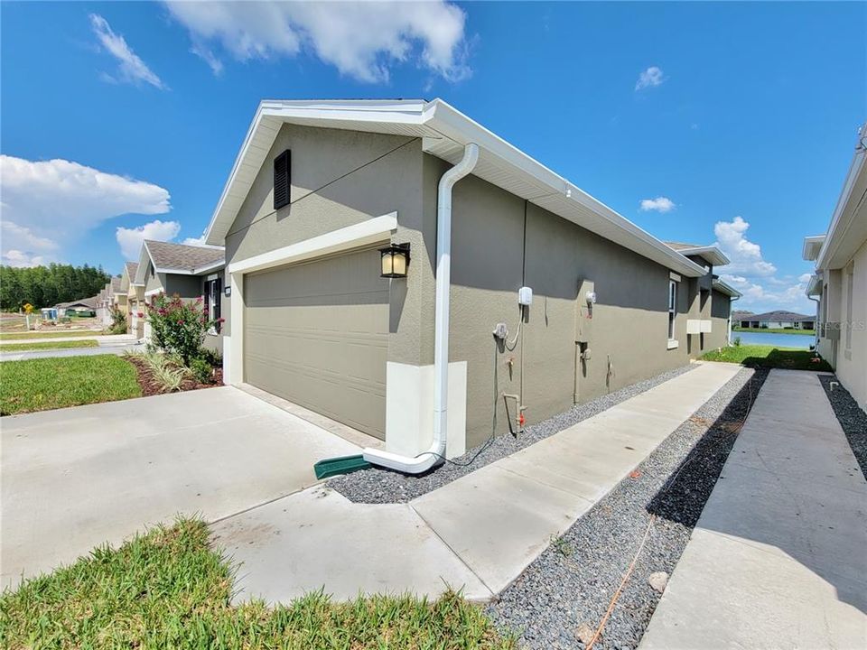 For Rent: $2,000 (3 beds, 2 baths, 1516 Square Feet)