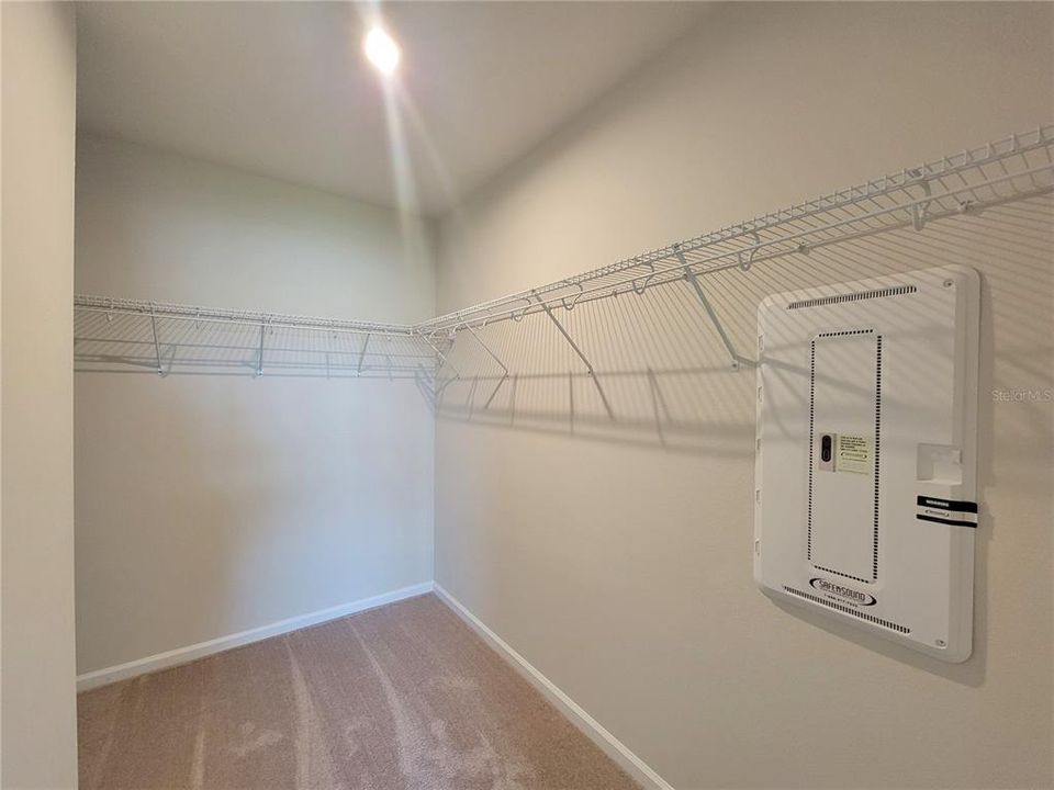 For Rent: $2,000 (3 beds, 2 baths, 1516 Square Feet)