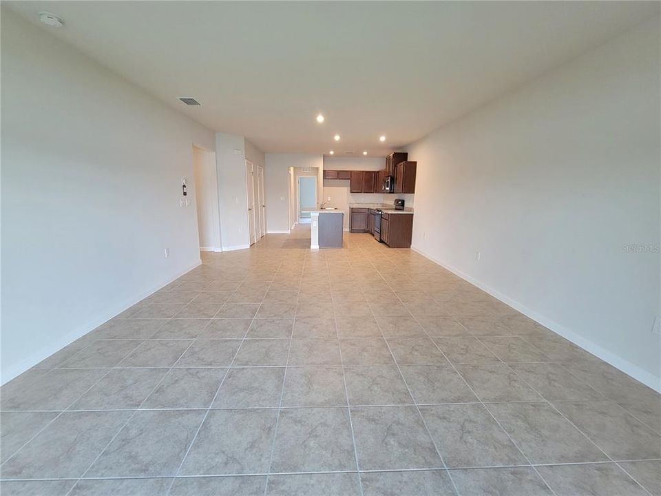 For Rent: $2,000 (3 beds, 2 baths, 1516 Square Feet)