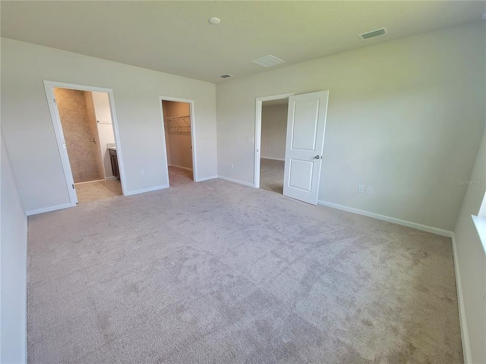 For Rent: $2,000 (3 beds, 2 baths, 1516 Square Feet)