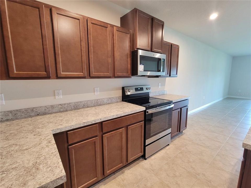 For Rent: $2,000 (3 beds, 2 baths, 1516 Square Feet)