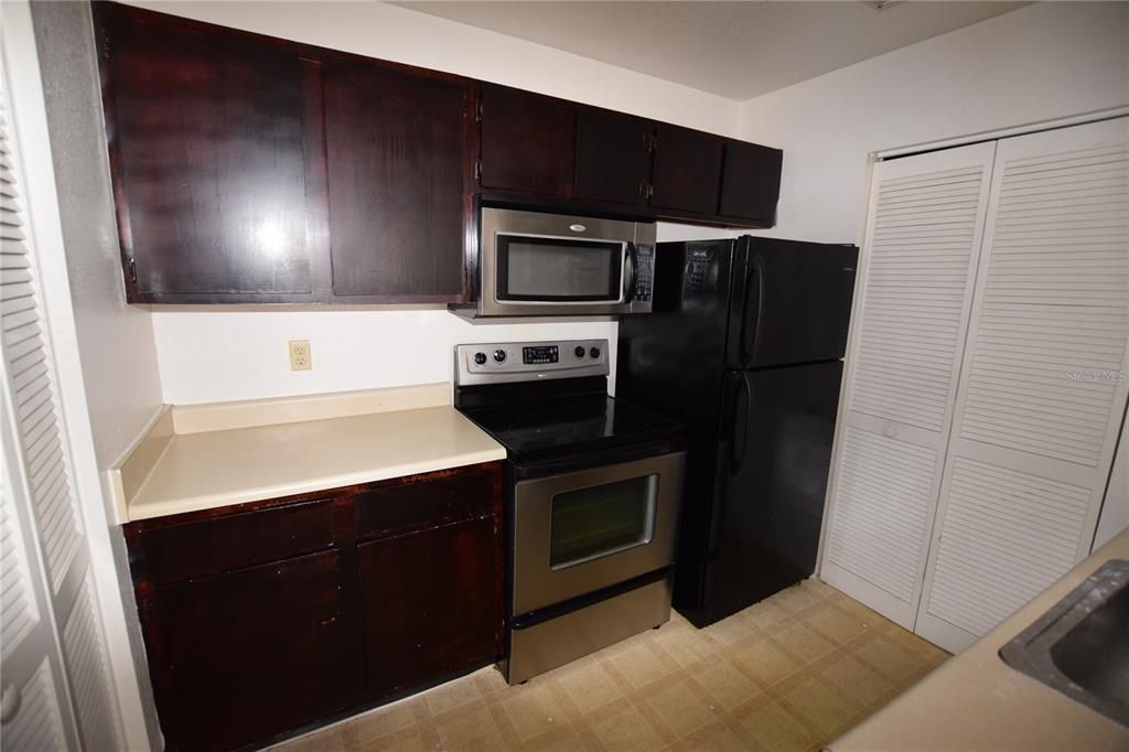 В аренду: $1,350 (1 спален, 1 ванн, 715 Квадратных фут)