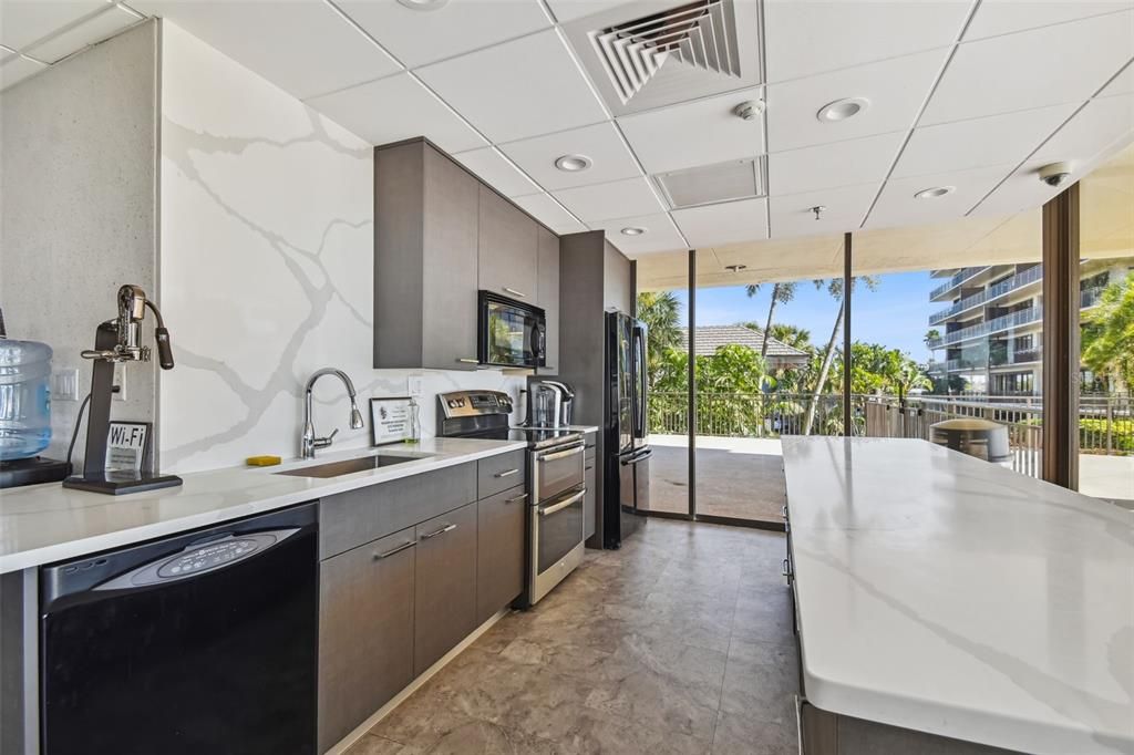 For Sale: $659,000 (1 beds, 1 baths, 1015 Square Feet)