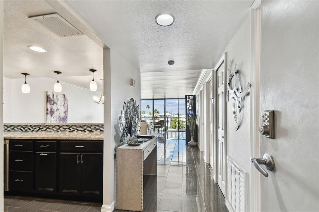 For Sale: $659,000 (1 beds, 1 baths, 1015 Square Feet)