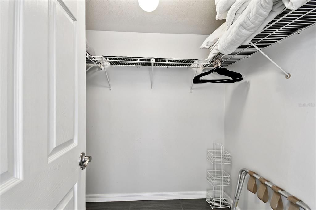 For Sale: $659,000 (1 beds, 1 baths, 1015 Square Feet)