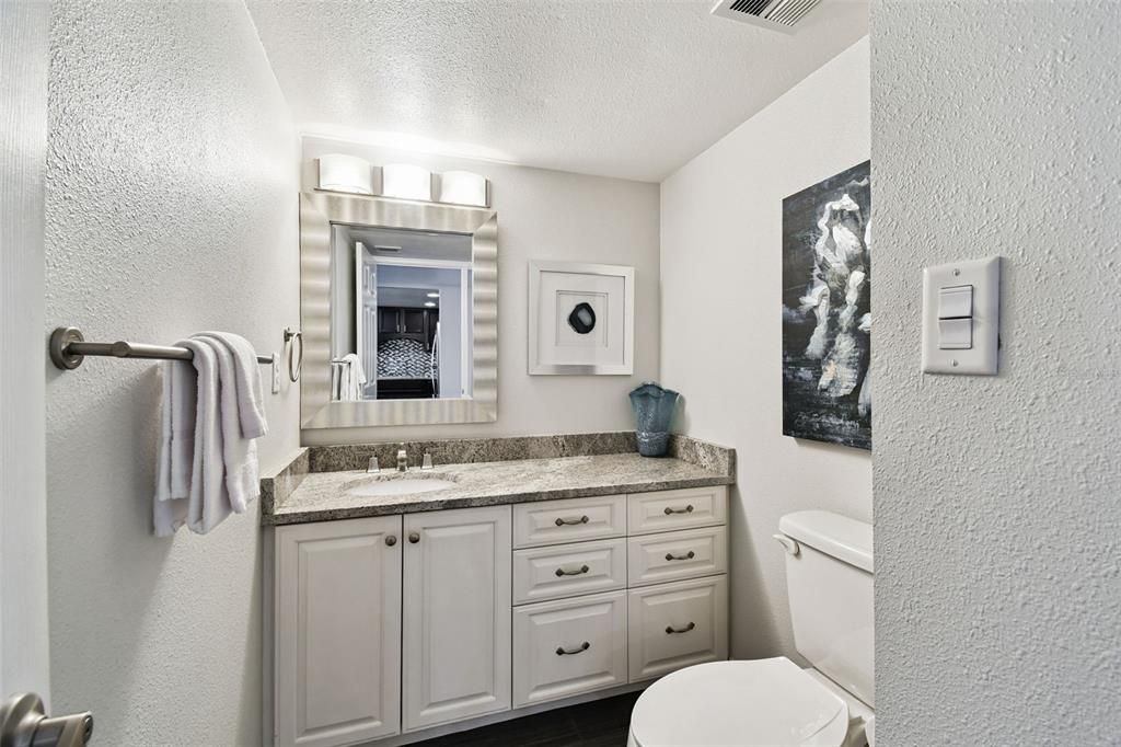 For Sale: $659,000 (1 beds, 1 baths, 1015 Square Feet)