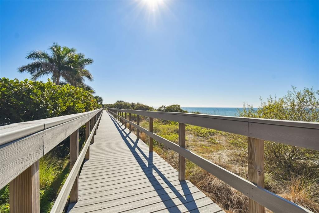 For Sale: $659,000 (1 beds, 1 baths, 1015 Square Feet)