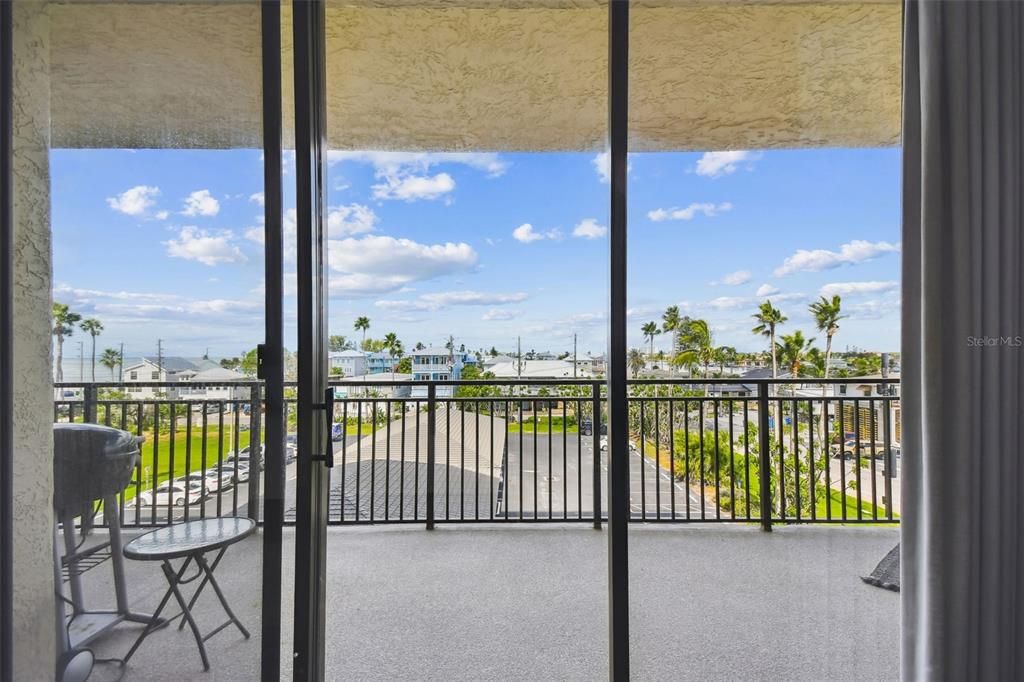 For Sale: $659,000 (1 beds, 1 baths, 1015 Square Feet)