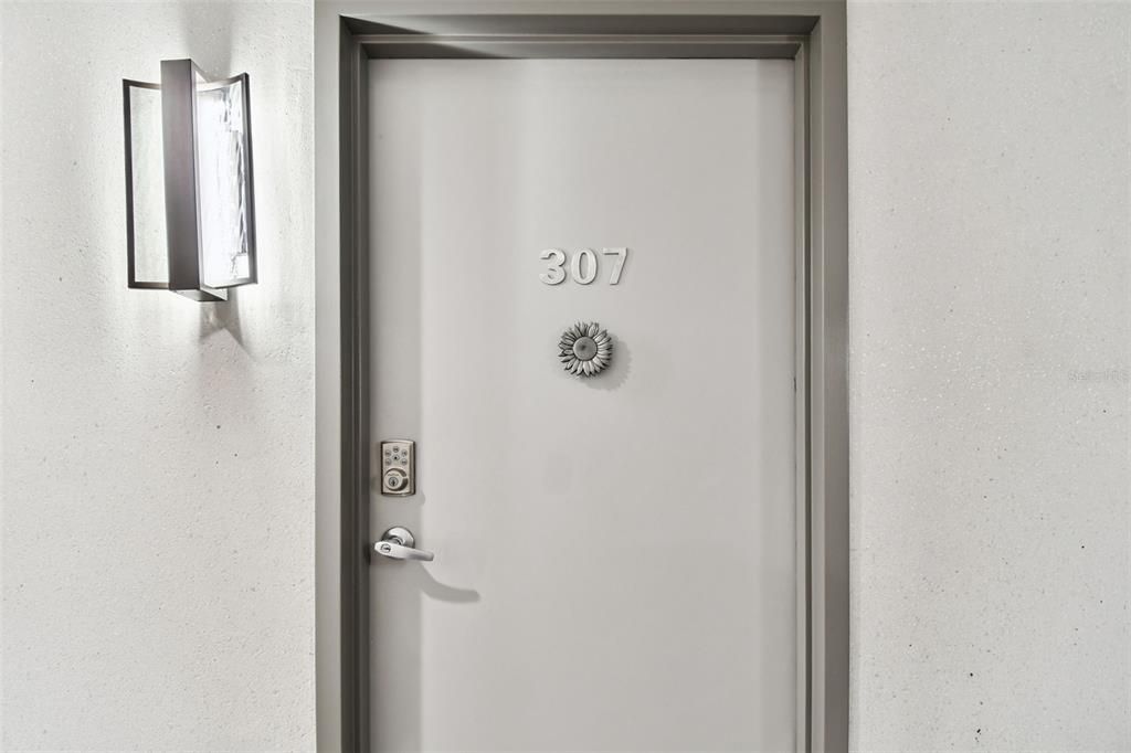 For Sale: $659,000 (1 beds, 1 baths, 1015 Square Feet)