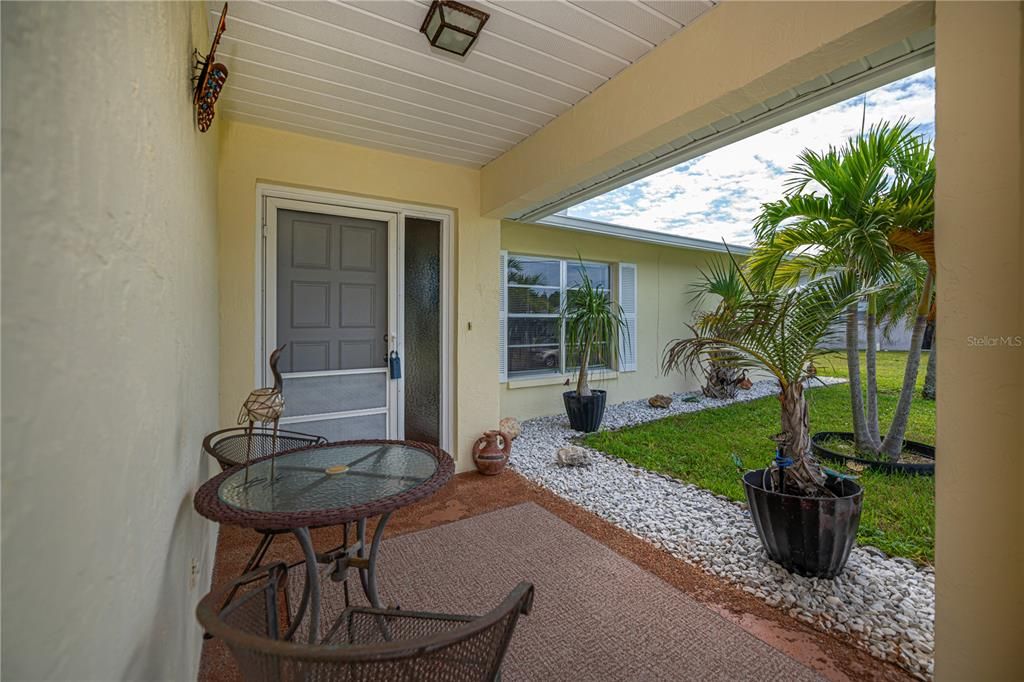 Active With Contract: $245,000 (2 beds, 2 baths, 1240 Square Feet)