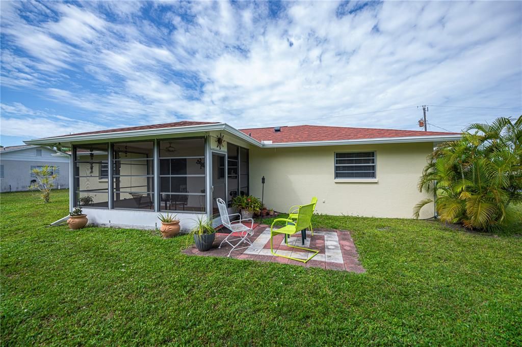 Active With Contract: $245,000 (2 beds, 2 baths, 1240 Square Feet)