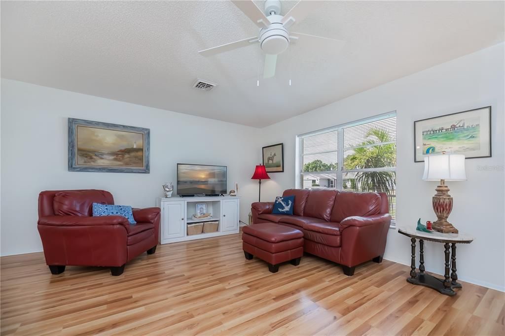 Active With Contract: $245,000 (2 beds, 2 baths, 1240 Square Feet)