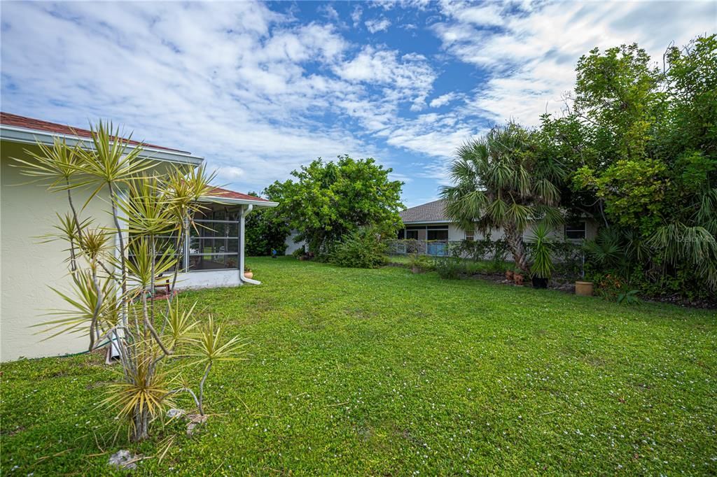 Active With Contract: $245,000 (2 beds, 2 baths, 1240 Square Feet)