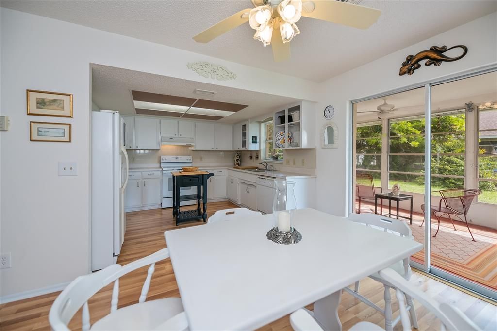 Active With Contract: $245,000 (2 beds, 2 baths, 1240 Square Feet)