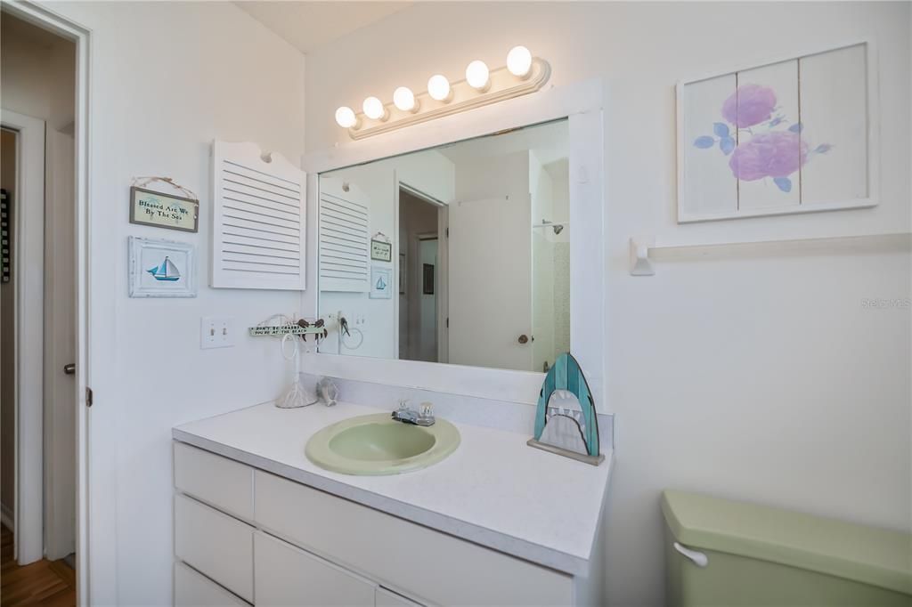 Active With Contract: $245,000 (2 beds, 2 baths, 1240 Square Feet)