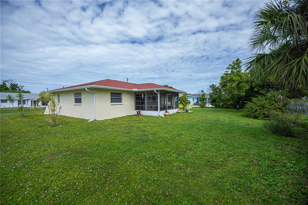 Active With Contract: $245,000 (2 beds, 2 baths, 1240 Square Feet)