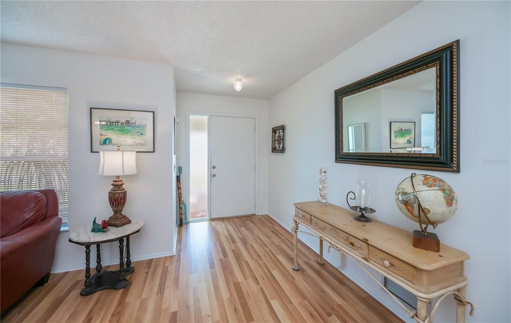 Active With Contract: $245,000 (2 beds, 2 baths, 1240 Square Feet)