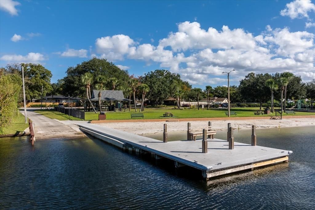 合同活跃: $815,000 (5 贝兹, 3 浴室, 2932 平方英尺)