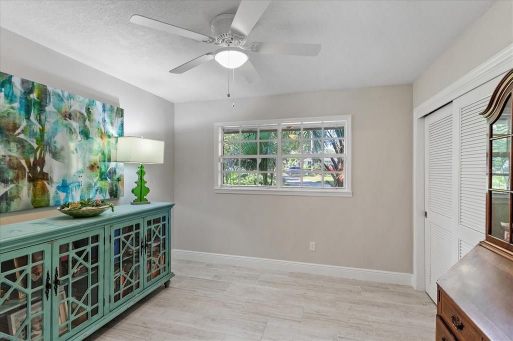 合同活跃: $815,000 (5 贝兹, 3 浴室, 2932 平方英尺)