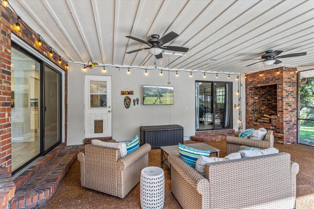 合同活跃: $815,000 (5 贝兹, 3 浴室, 2932 平方英尺)