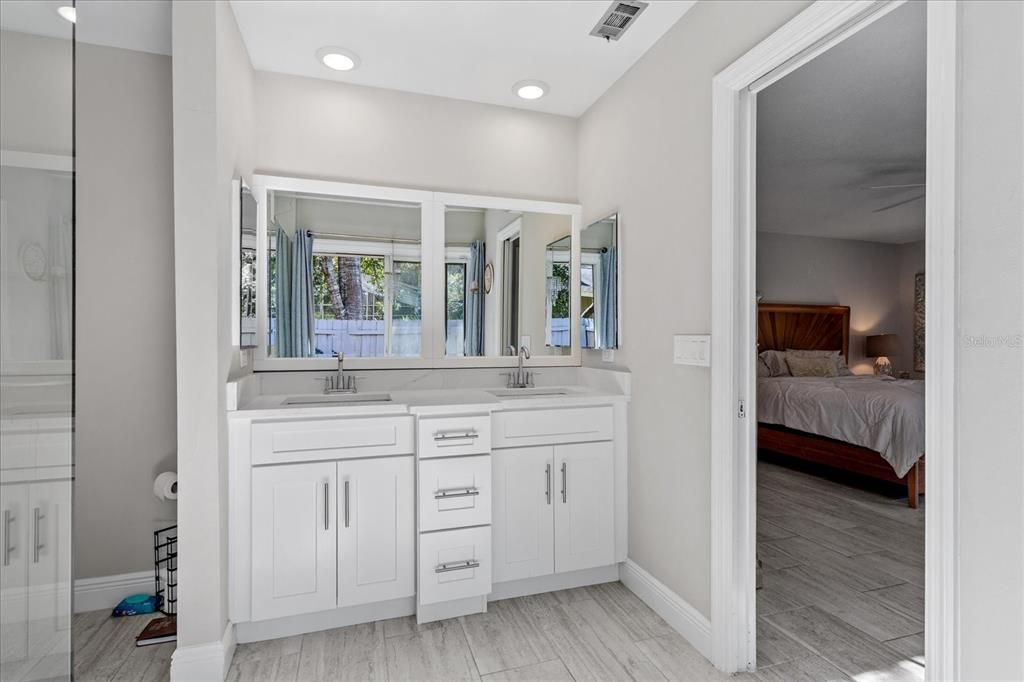 合同活跃: $815,000 (5 贝兹, 3 浴室, 2932 平方英尺)