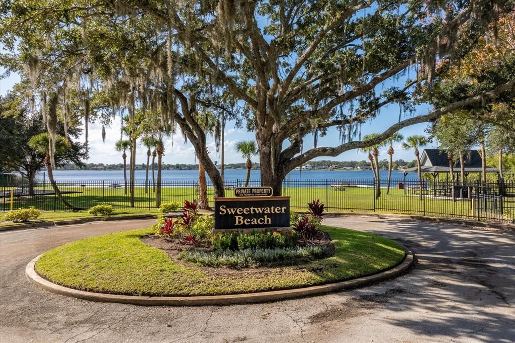 合同活跃: $815,000 (5 贝兹, 3 浴室, 2932 平方英尺)