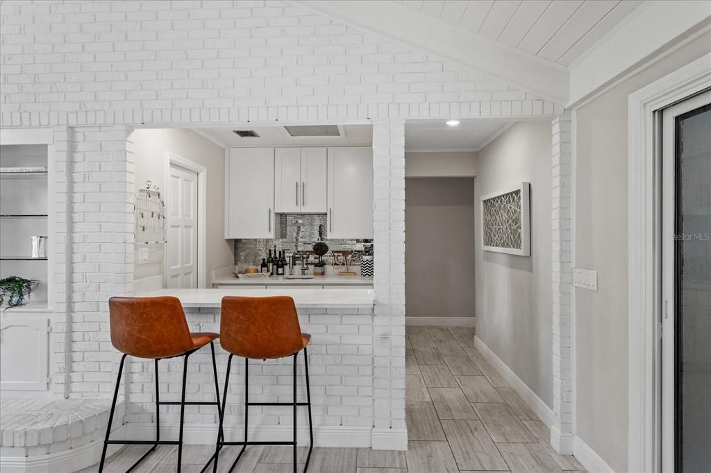 合同活跃: $815,000 (5 贝兹, 3 浴室, 2932 平方英尺)