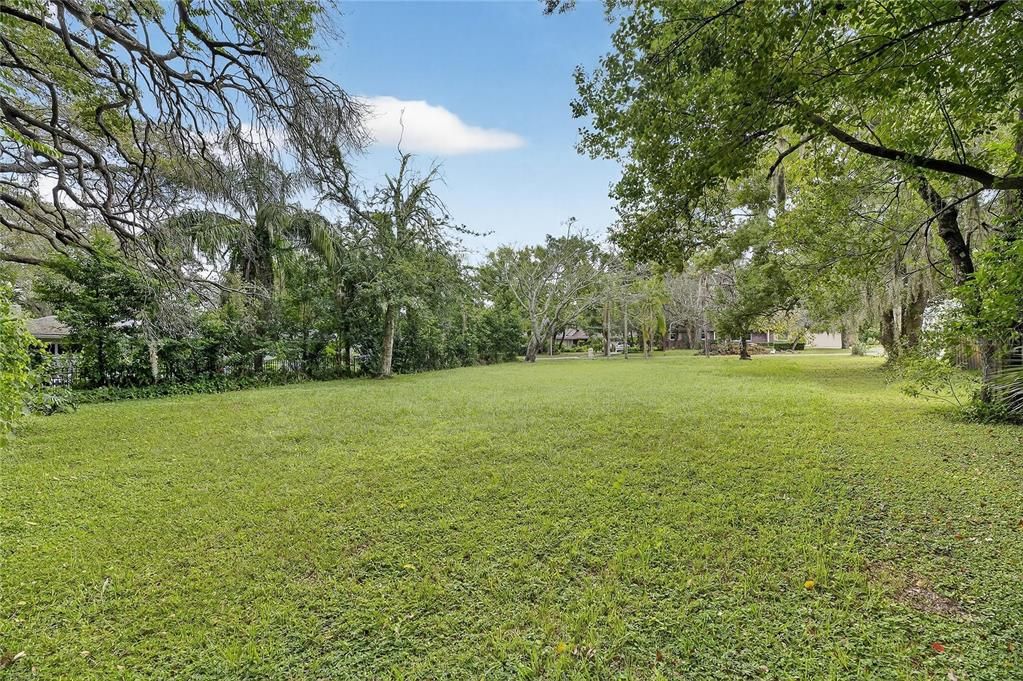 待售: $175,000 (0.32 acres)