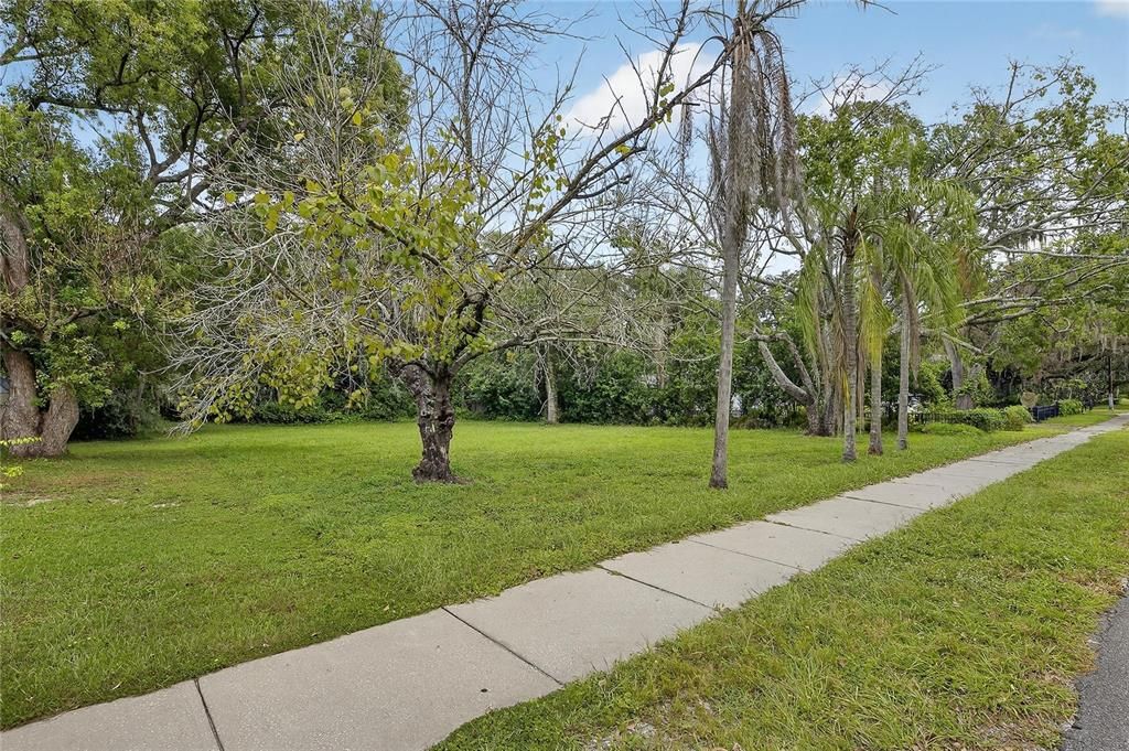 待售: $175,000 (0.32 acres)