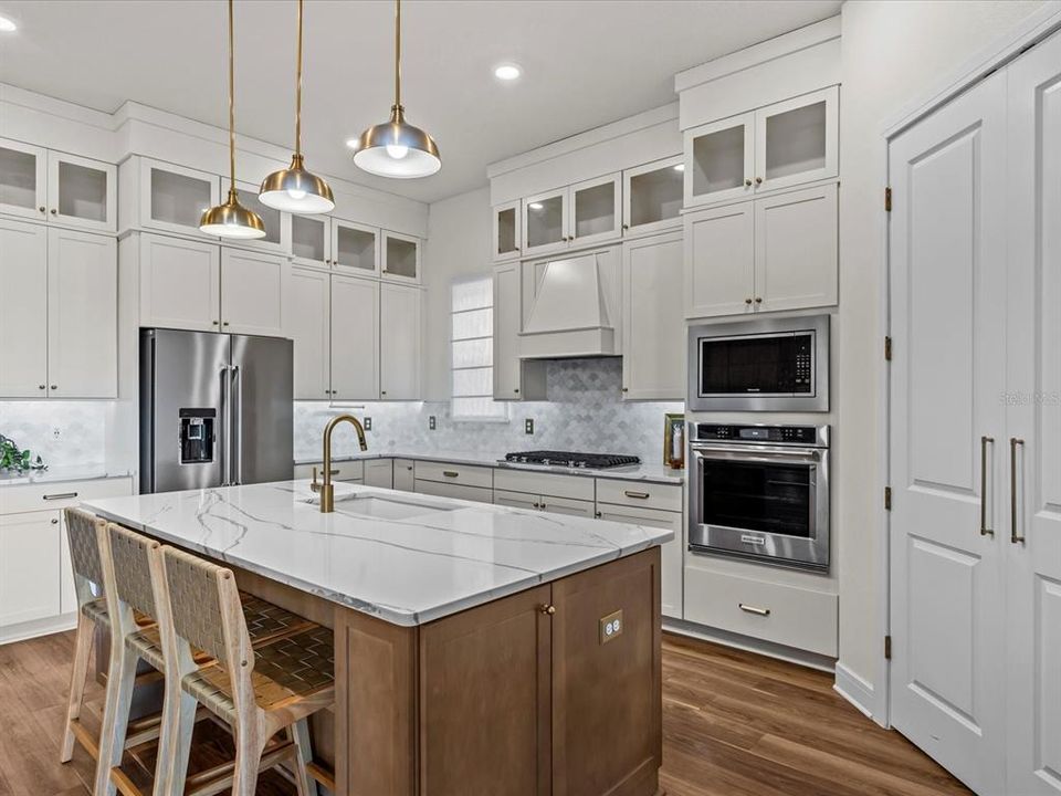 На продажу: $899,000 (5 спален, 3 ванн, 2996 Квадратных фут)