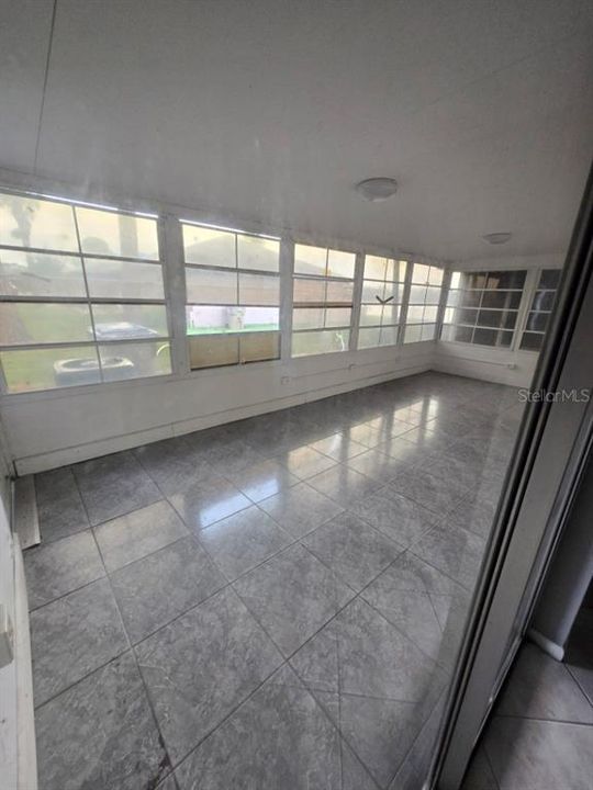 For Rent: $1,600 (2 beds, 2 baths, 875 Square Feet)