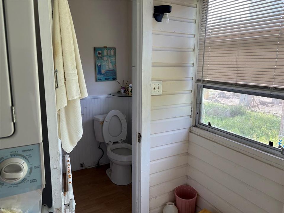 合同活跃: $549,900 (2 贝兹, 2 浴室, 1374 平方英尺)