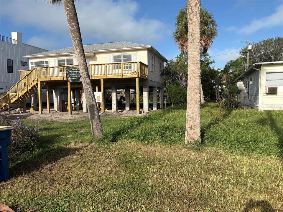 合同活跃: $549,900 (2 贝兹, 2 浴室, 1374 平方英尺)