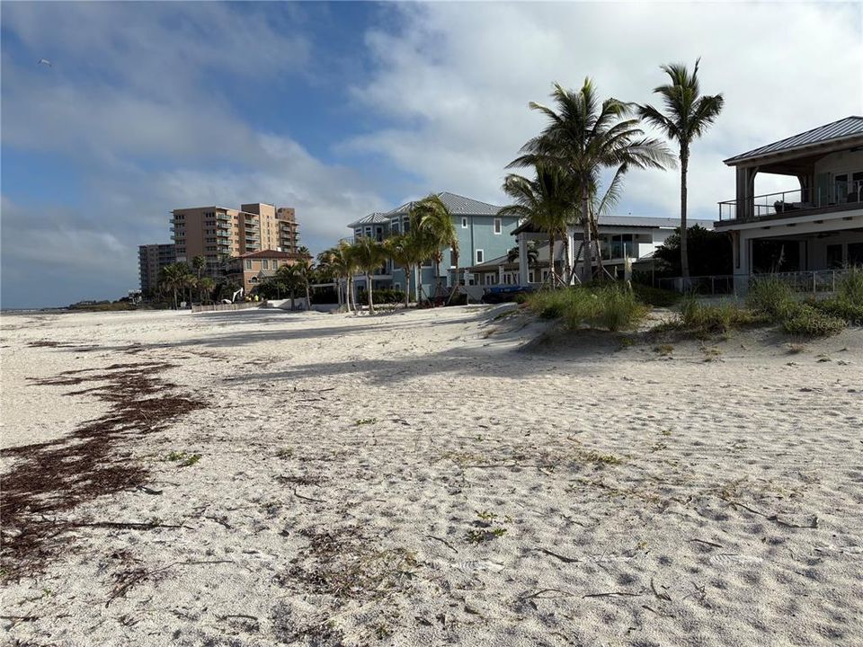 合同活跃: $549,900 (2 贝兹, 2 浴室, 1374 平方英尺)