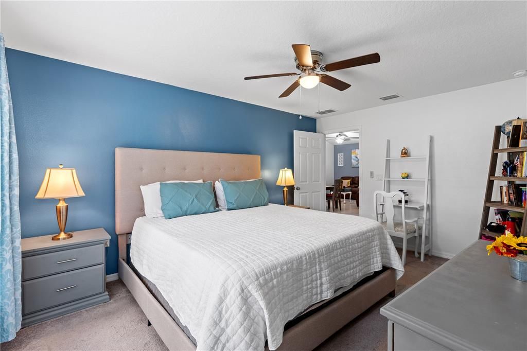 待售: $534,900 (6 贝兹, 0 浴室, 2422 平方英尺)