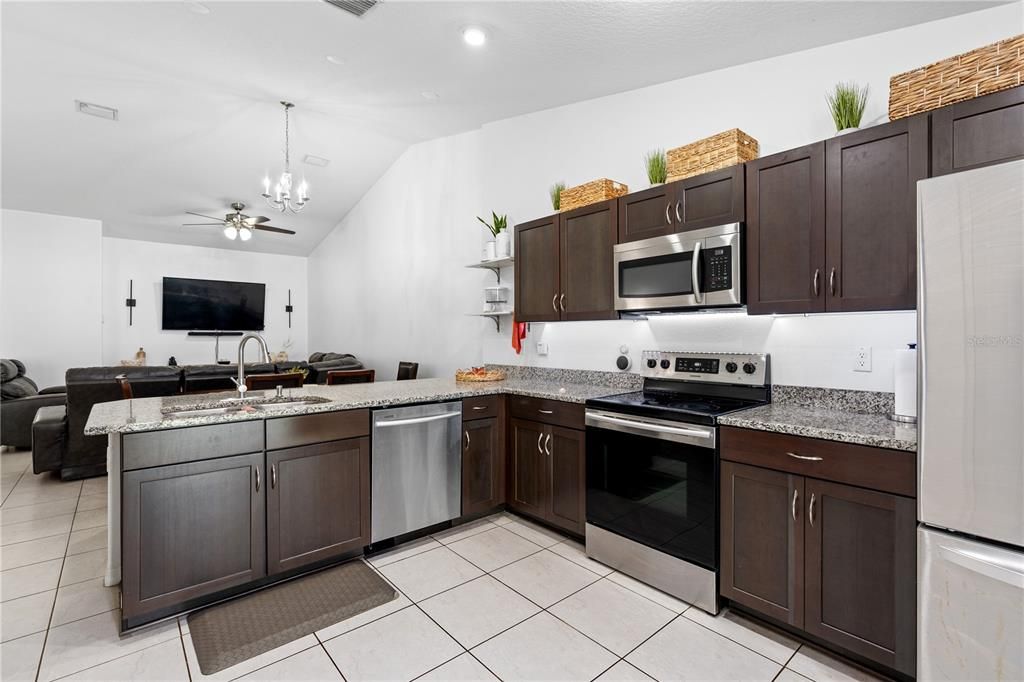 待售: $534,900 (6 贝兹, 0 浴室, 2422 平方英尺)