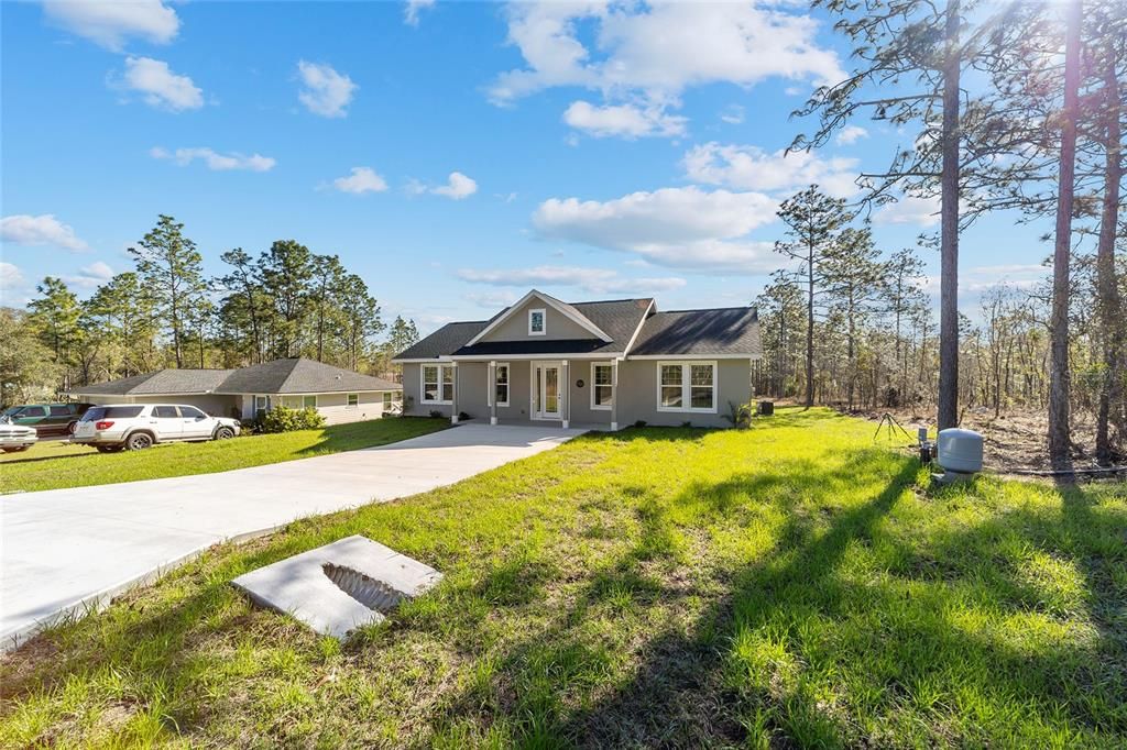 For Rent: $2,000 (3 beds, 2 baths, 1640 Square Feet)