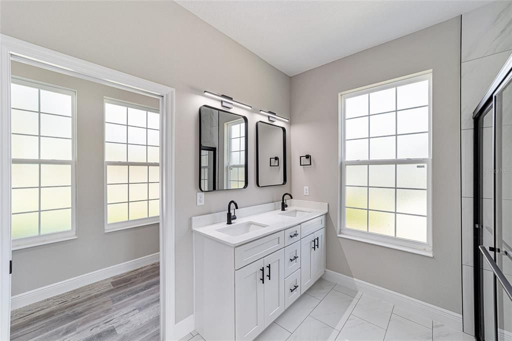 For Rent: $2,000 (3 beds, 2 baths, 1640 Square Feet)