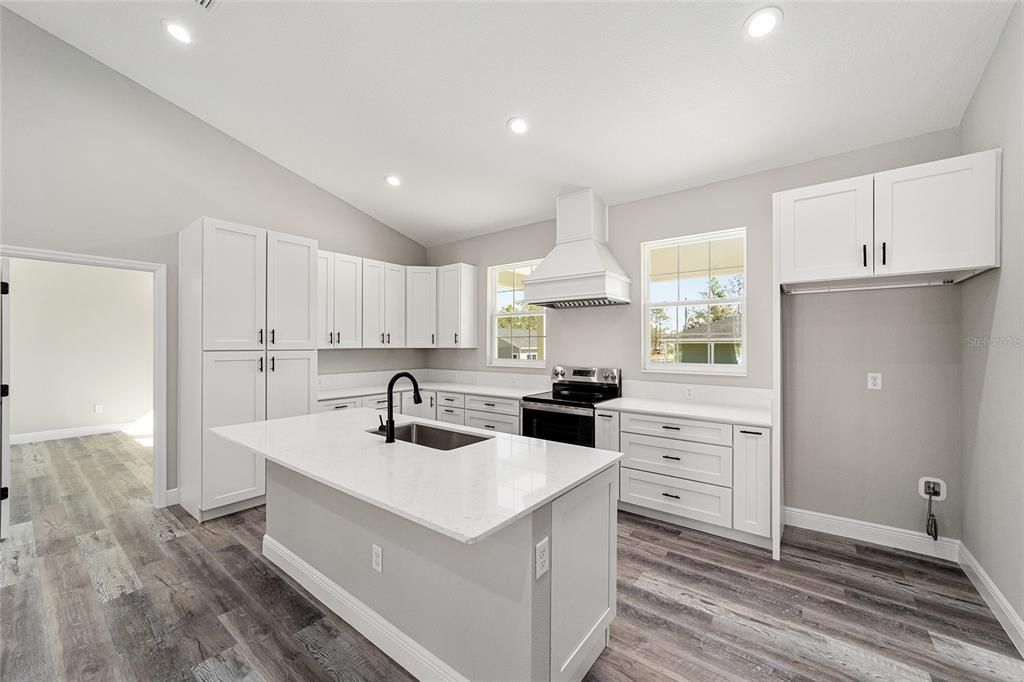 For Rent: $2,000 (3 beds, 2 baths, 1640 Square Feet)