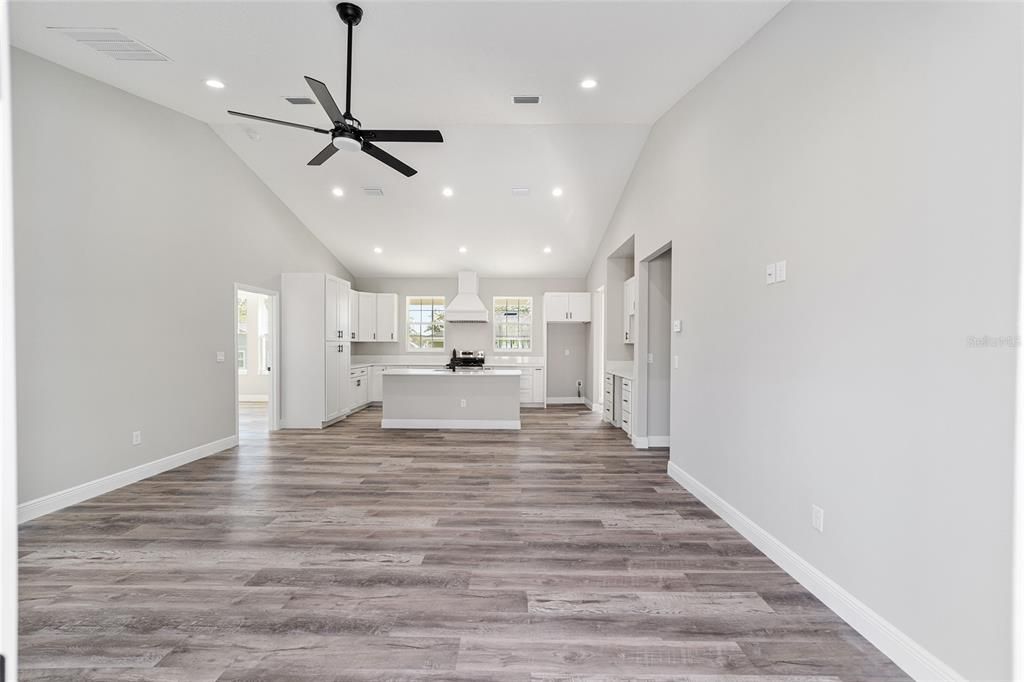 For Rent: $2,000 (3 beds, 2 baths, 1640 Square Feet)