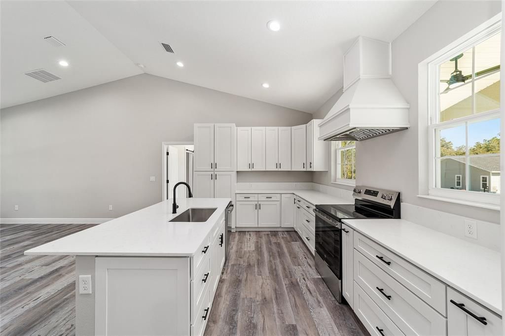 For Rent: $2,000 (3 beds, 2 baths, 1640 Square Feet)