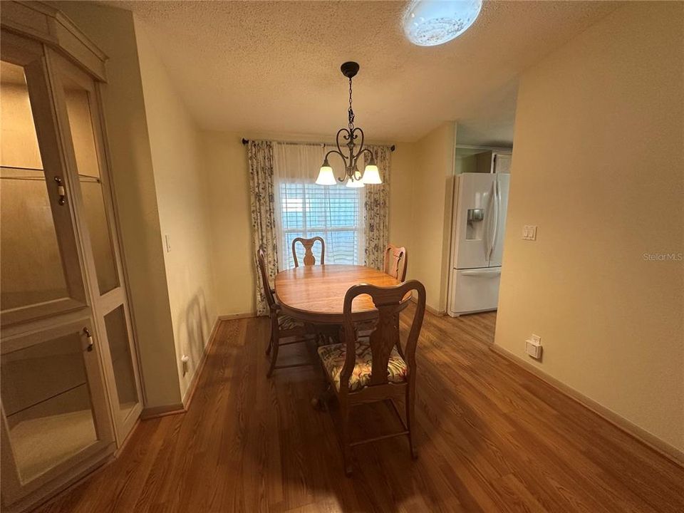 待售: $179,900 (2 贝兹, 2 浴室, 1456 平方英尺)