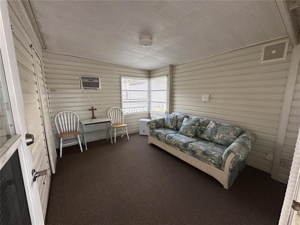 待售: $179,900 (2 贝兹, 2 浴室, 1456 平方英尺)