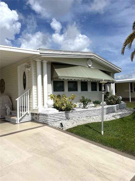 На продажу: $154,900 (2 спален, 2 ванн, 1375 Квадратных фут)