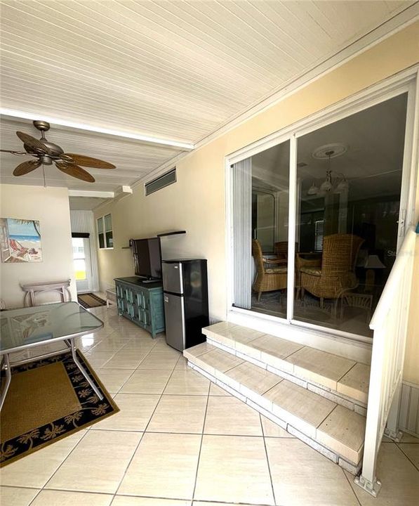 На продажу: $154,900 (2 спален, 2 ванн, 1375 Квадратных фут)