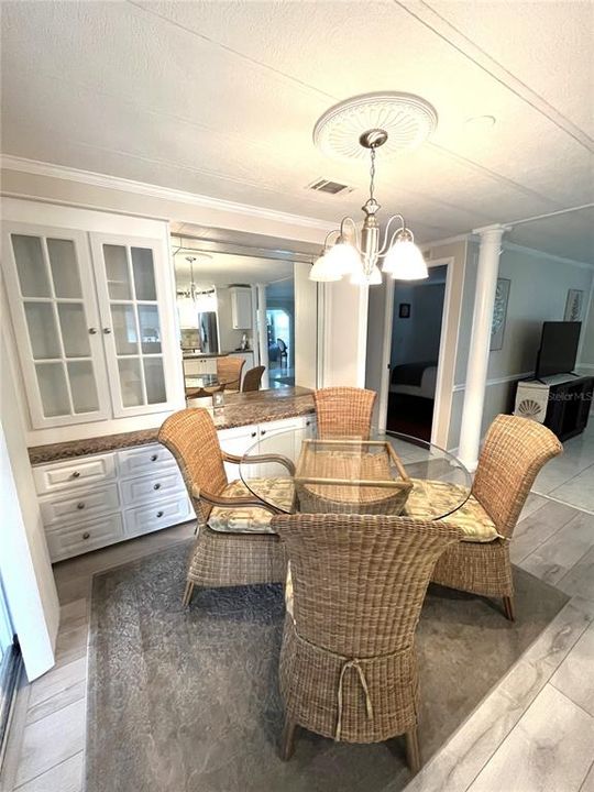 На продажу: $154,900 (2 спален, 2 ванн, 1375 Квадратных фут)