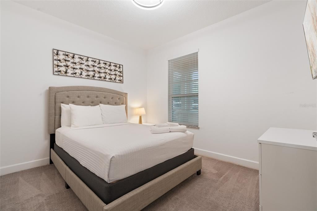 For Rent: $2,400 (3 beds, 3 baths, 1512 Square Feet)