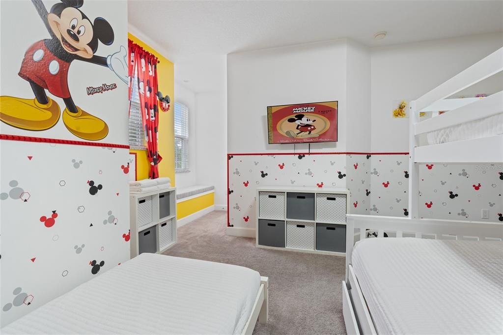 For Rent: $2,400 (3 beds, 3 baths, 1512 Square Feet)